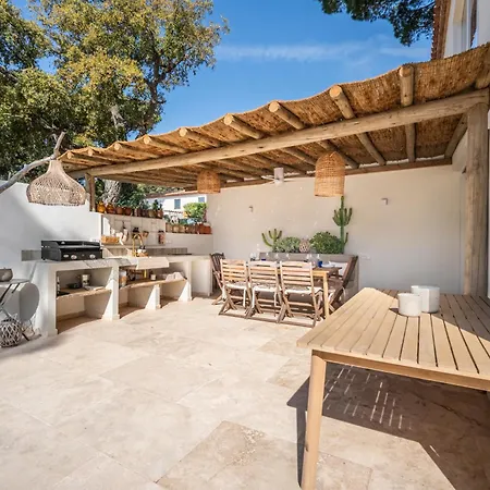 Juliette Dans Le Golfe De Saint Tropez, A 250 M De La Villa